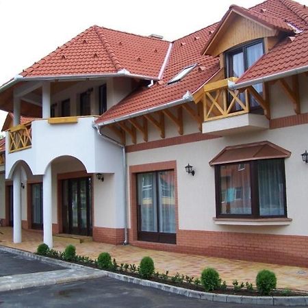 Hotel Gyoergyey Kastely Panzio Es Etterem Tápiógyörgye Zewnętrze zdjęcie