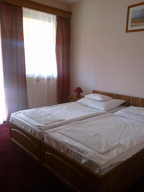 Hotel Gyoergyey Kastely Panzio Es Etterem Tápiógyörgye Pokój zdjęcie